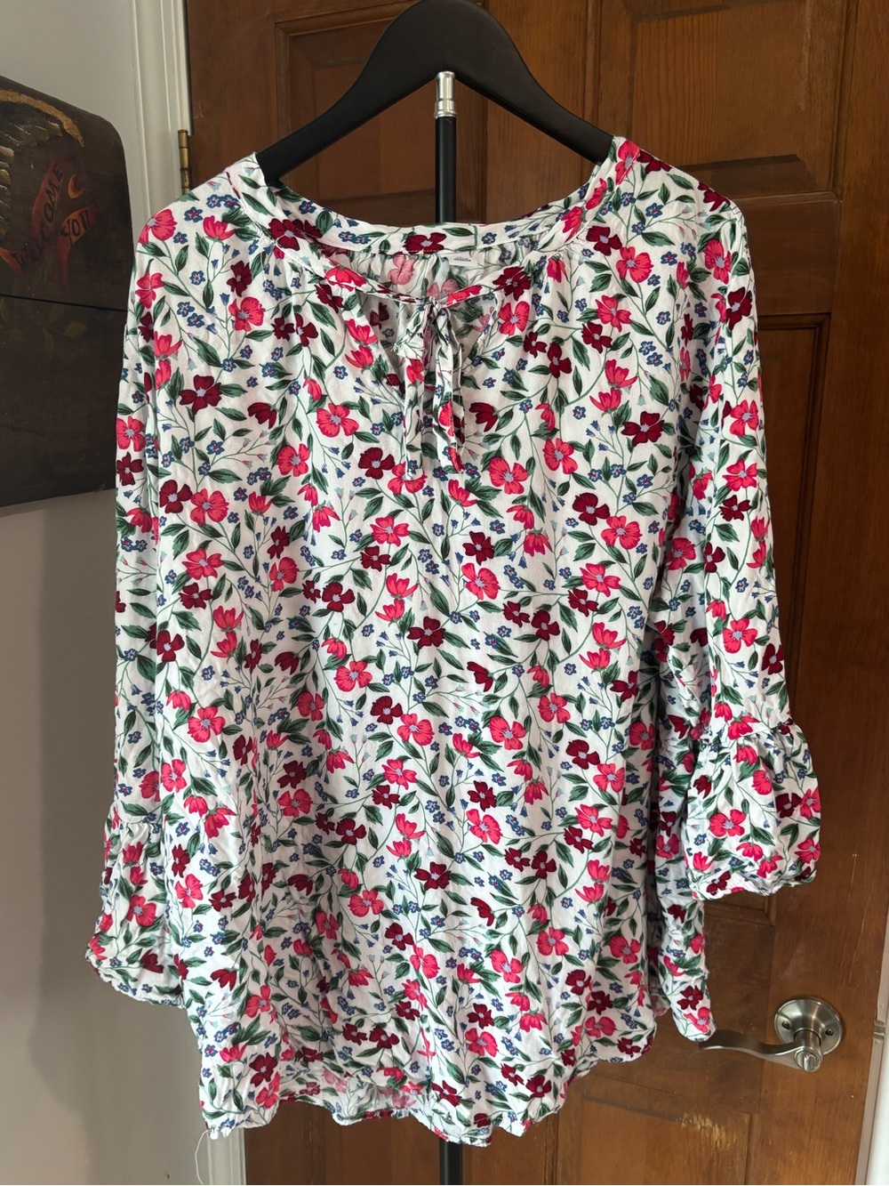 Old Navy White Floral Tie-Neck Flowy Blouse with Pink & Red Flowers Womens 2XL